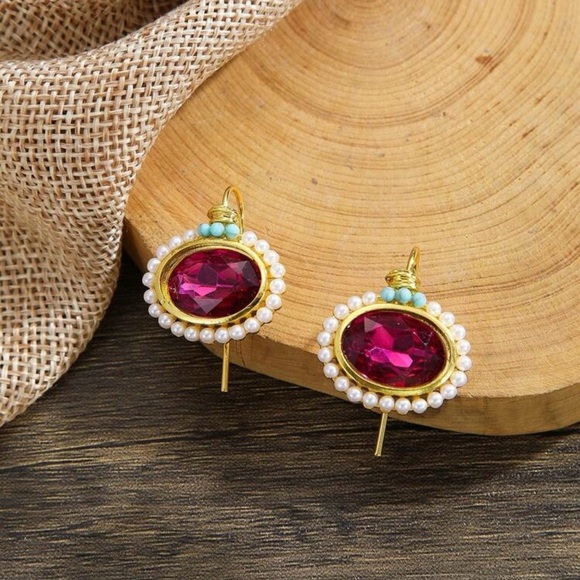 Elegant Gold and Magenta Chrystal Earrings - Picture 1 of 3